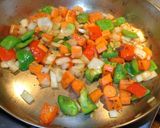 Foto del paso 2 de la receta: TRUTROS DE POLLO AFRITADA (Filipino)