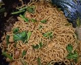 Foto langkah ke 3 dari resep Mie Goreng Tek tek.