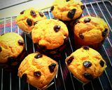 Foto langkah ke 8 dari resep Pumpkin halloween muffin.