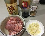 รูปขั้นตอนการทำที่ 1 ของ หมูกระเทียมพริกไทย