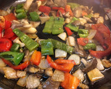 Foto del paso 3 de la receta: Noodles con ternera, setas y verduras de “Blade Runner”