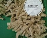 Foto langkah ke 1 dari resep Kering tempe manis bumbu iris.