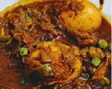 A picture of step 1 of Egg Masala.
