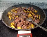Foto del paso 2 de la receta Tostada de crema de morcilla y manzana caramelizada