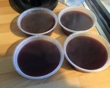 Une image de l'étape 4 de Bouillon violet au chou rouge et aromates du jardin (recette anti gaspi).