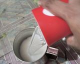 A picture of step 1 of Kachi lassi.