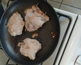 Foto del paso 9 de la receta: Bisteces de puerco rellenos en salsa de champiñones
