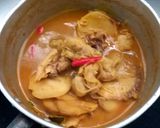 รูปขั้นตอนการทำที่ 5 ของ แกงกะทิไก่หน่อไม้ดอง