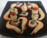 Foto del paso 7 de la receta: Tabla de aperitivos con gambas cocidas