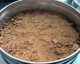 A picture of step 2 of Ice Cream Cake.