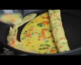 Hình bước làm 3 của món Trứng cuộn
