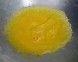 Foto langkah ke 3 dari resep Semur Telur Dadar Pedas.