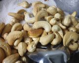 A picture of step 3 of Roasted & salted crunchy cashew nuts.