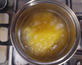 Foto del paso 1 de la receta: Pasta con hogao, albahaca y huevo duro