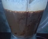 Foto del paso 2 de la receta: Licuado de banana, dulce de leche y cocoa 🍌🍫