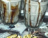 वालनट ओरियो शेक विद वनीला आइसक्रीम (walnut oreo shake with vanilla icecream recipe in hindi) रेसिपी चरण 4 फोटो