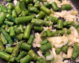 Foto del paso 4 de la receta: Revuelto de espárragos. Cena rápida