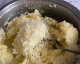 Foto langkah ke 2 dari resep Mashed potato and beef mince.