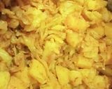 A picture of step 3 of Aloo cabbage.