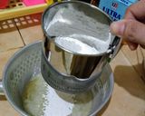 Foto langkah ke 1 dari resep Chiffon Cake Lembut with Au Bain Marie Technique.