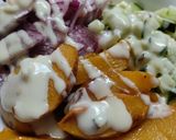 Foto del paso 6 de la receta: Ensalada🥗de duraznos🍑, pepino y cebolla morada🧅🍑🥙