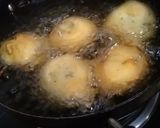 A picture of step 4 of Vada Pav.