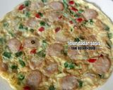 Foto langkah ke 3 dari resep Telur dadar sosis #bikinramadhanberkesan.