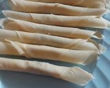Foto langkah ke 2 dari resep Banana Spring Roll.