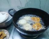 A picture of step 4 of Aaloo Kachoris.