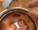 Foto del paso 1 de la receta: Brochetas de salmón fresco con piña y verduritas