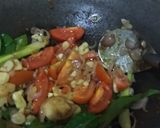 Foto langkah ke 5 dari resep Ikan bumbu merah.
