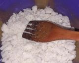 A picture of step 1 of Yam pizza.
