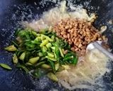 Foto langkah ke 2 dari resep Ikan Asin Tenggiri & Kembang Tahu Masak Tauco.