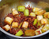 Foto del paso 4 de la receta: Potaje de garbanzos y puerros, con taquitos de jamón