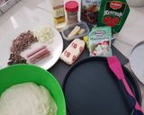 Foto langkah ke 3 dari resep Pizza smoked beef mozarella cheese.