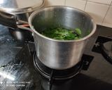 A picture of step 2 of Drumstick leaves soup.
