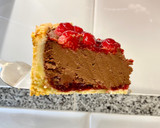 Foto del paso 16 de la receta: Tarta de requesón con chocolate y frambuesas