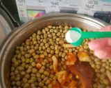 Foto del paso 5 de la receta: Chocos con habas en olla rápida
