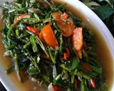 Foto langkah ke 5 dari resep Tumis Genjer Pedas.