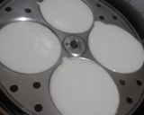 A picture of step 1 of Idli pizza.