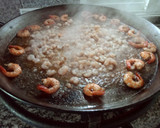 Foto del paso 3 de la receta: Paella de pulpo, langostinos y gambas