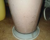 A picture of step 1 of Chocolate & ice cream shake.