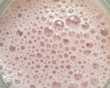 Foto del paso 2 de la receta: 🥛Batido fresa🍓🍓 y arándanos