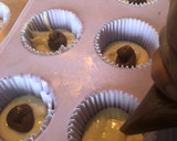 Foto del paso 5 de la receta: Magdalenas de vainilla rellenas 🧁