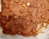 A picture of step 5 of #christmasgift No cook biscuit crunch.
