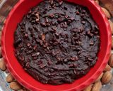 Foto del paso 3 de la receta: Mega cookie con nibs de cacao 🍫 sin azúcar sin lácteos sin huevo sin harina sin gluten