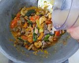 Foto langkah ke 8 dari resep 19. Isi Perut Tuna Masak Garo Rica (khas Manado).