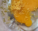 Foto del paso 1 de la receta: Galletitas económicas con fragancia a limón 🍋 ideal principiantes