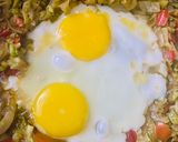 Foto del paso 5 de la receta: 🍳HUEVOS 🍳🍳FRITOS🍳 EN REVUELTO DE 🥒ZUCCHINIS🥒