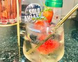 A picture of step 4 of Chateau Sparkling Gin Cocktail.